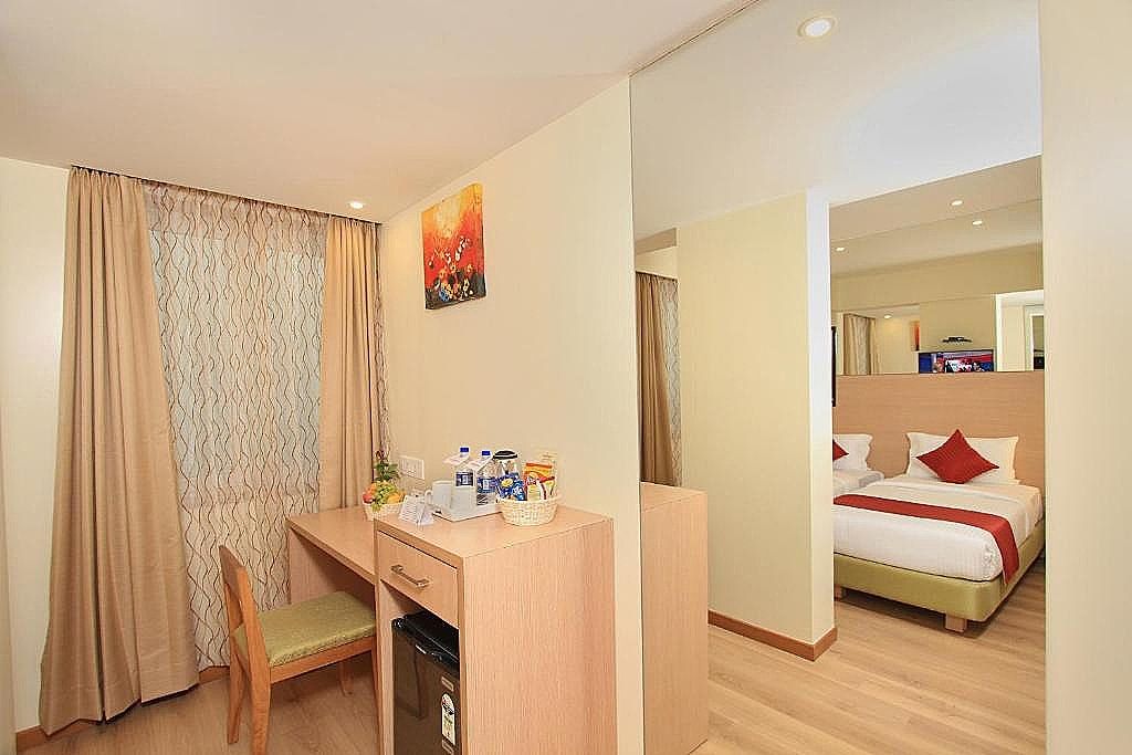La Sara Regent Deluxe Room 7
