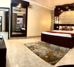 Royal Family Suite