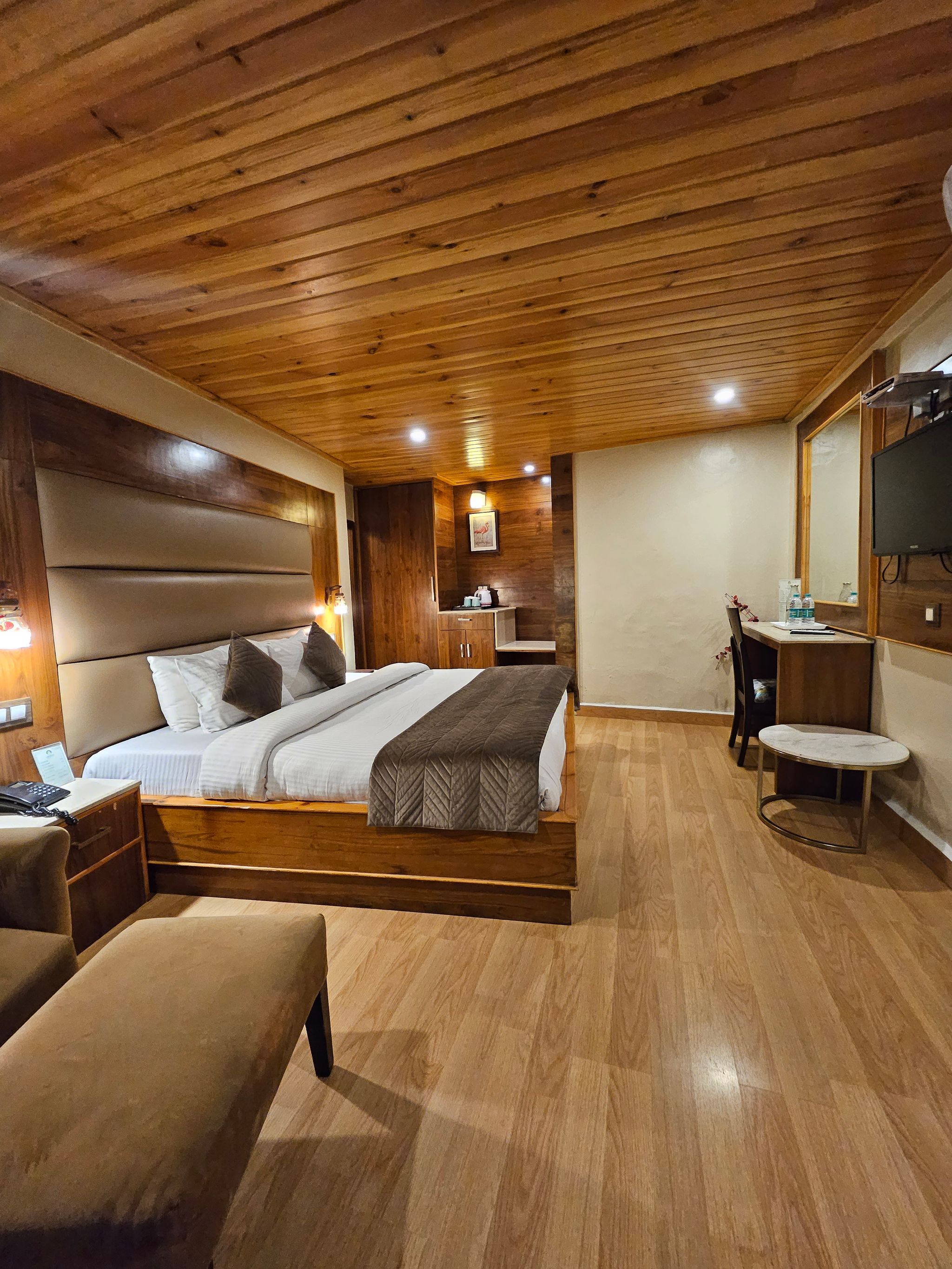 Mongas Hotel and Resort Deluxe Room- NON VIEW 2