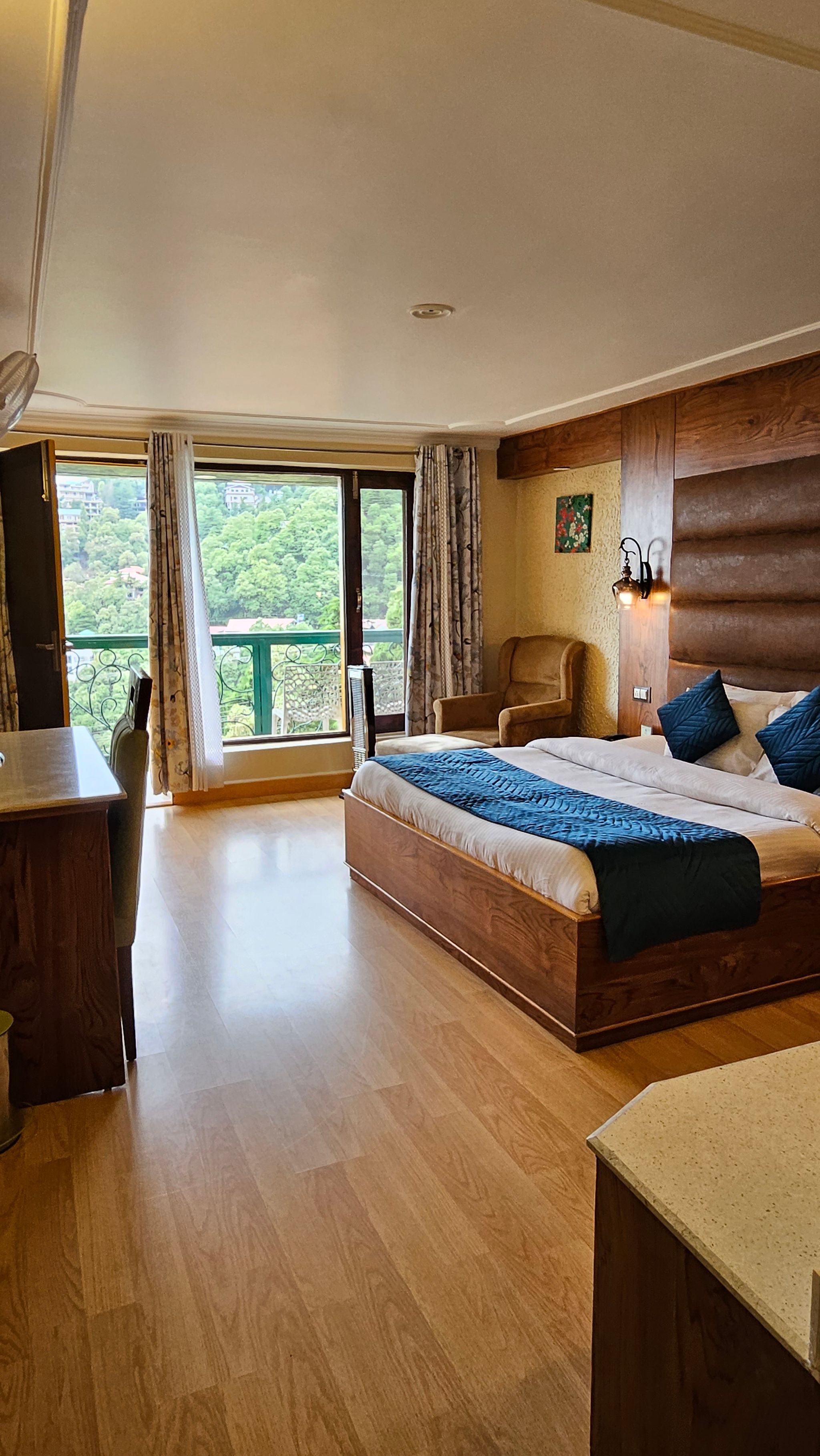 Superior Room with Valley View