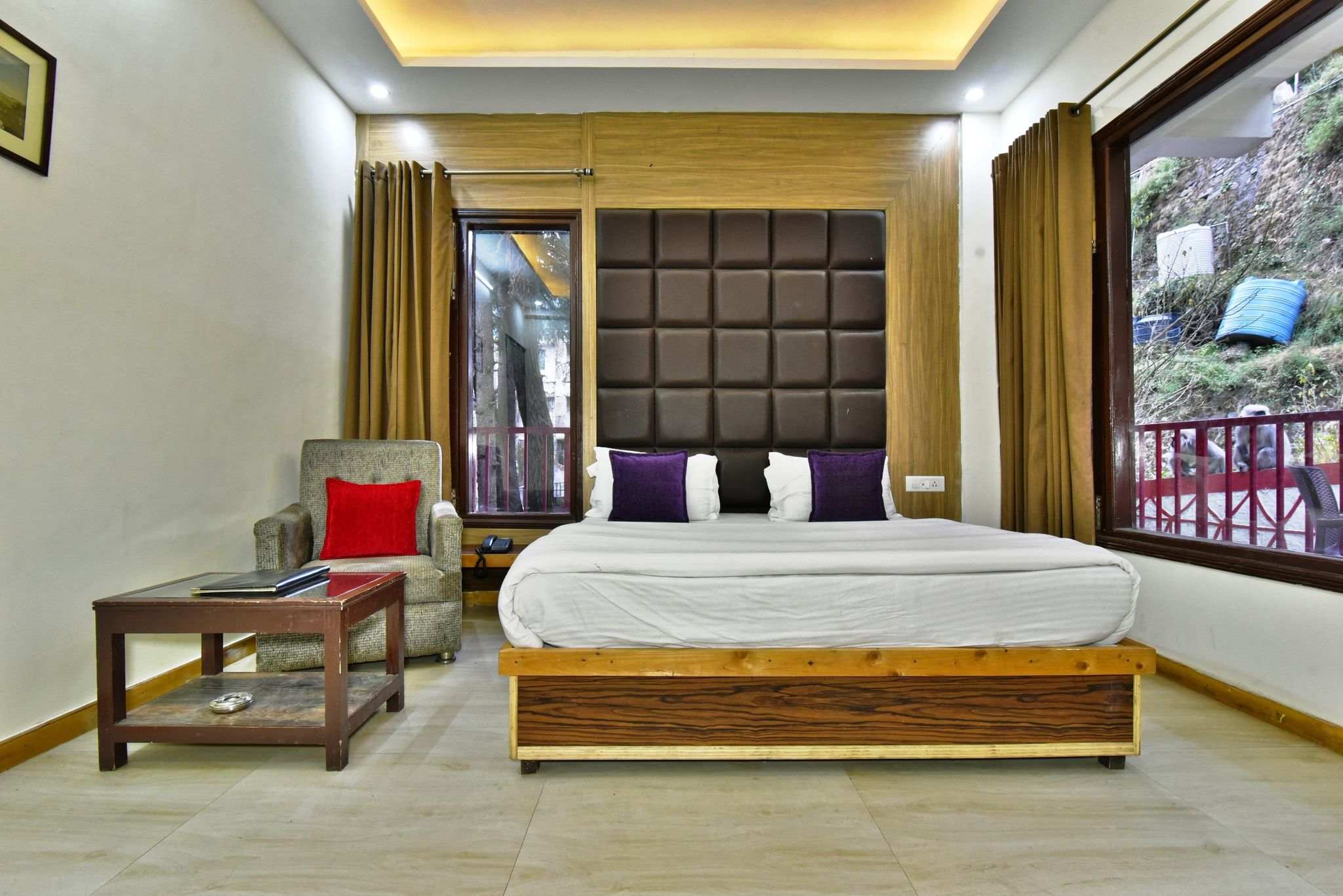 Bear Valley Resort DELUXE ROOM WITH BALCONY (NON-VIEW) 3