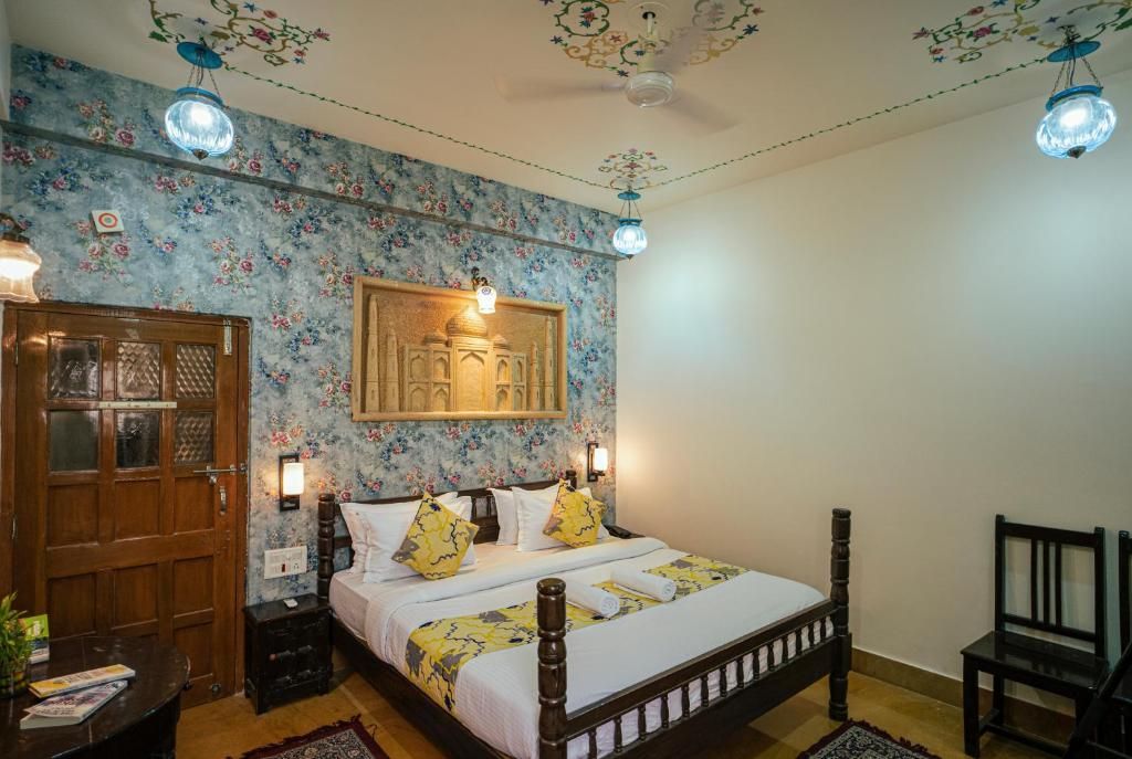 Deluxe Fort View Room