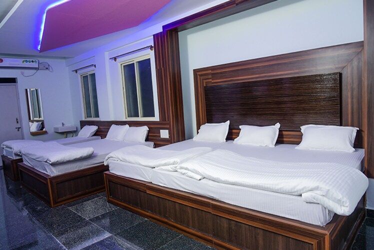 Dormitory 7 Bedded