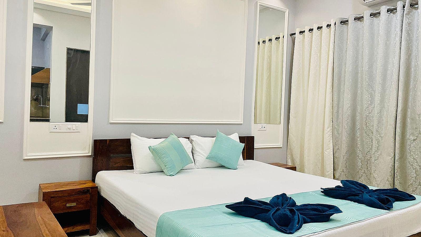 Monarch Suites Studio Room 4