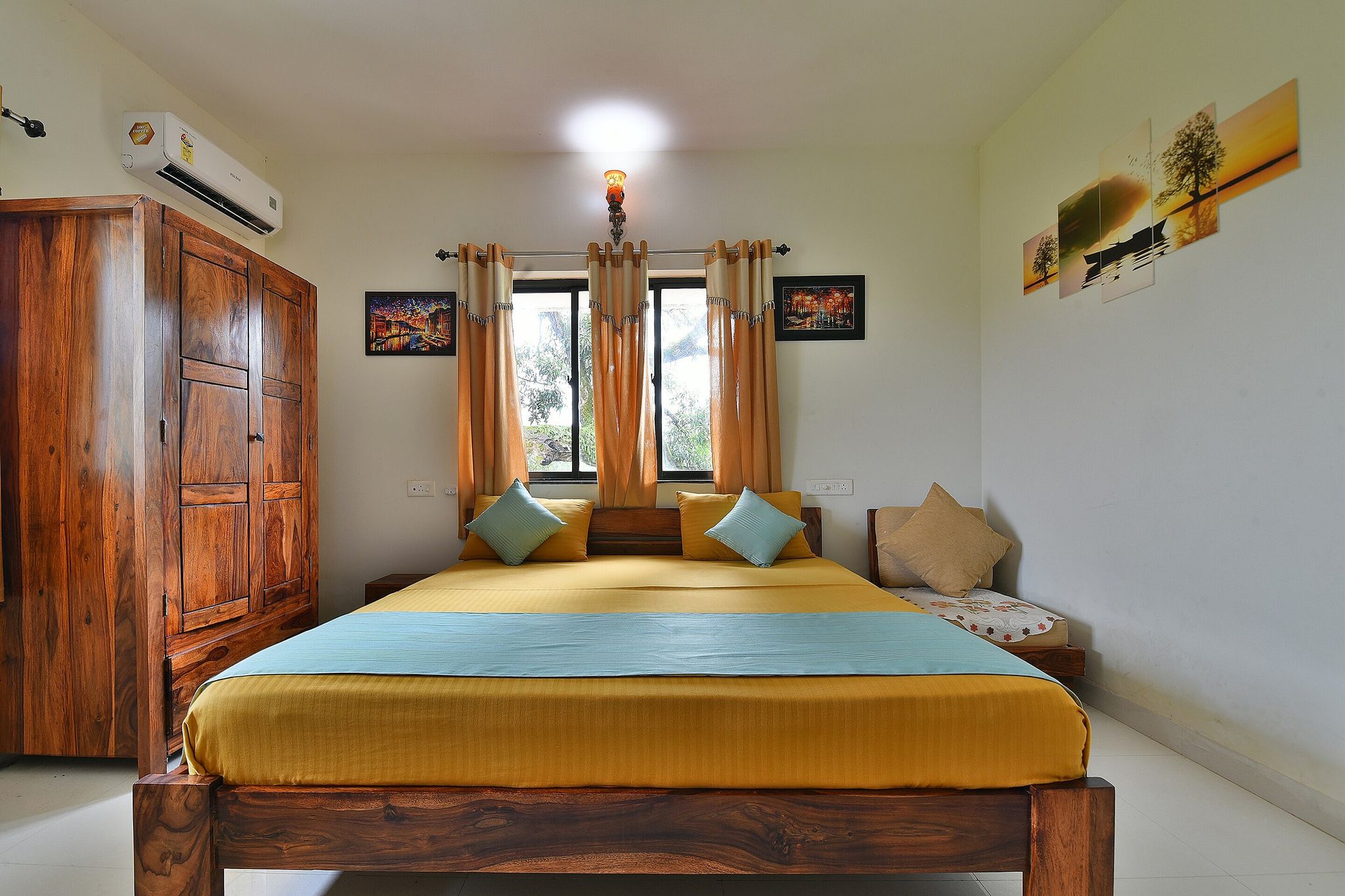 Monarch Suites Studio Room 2