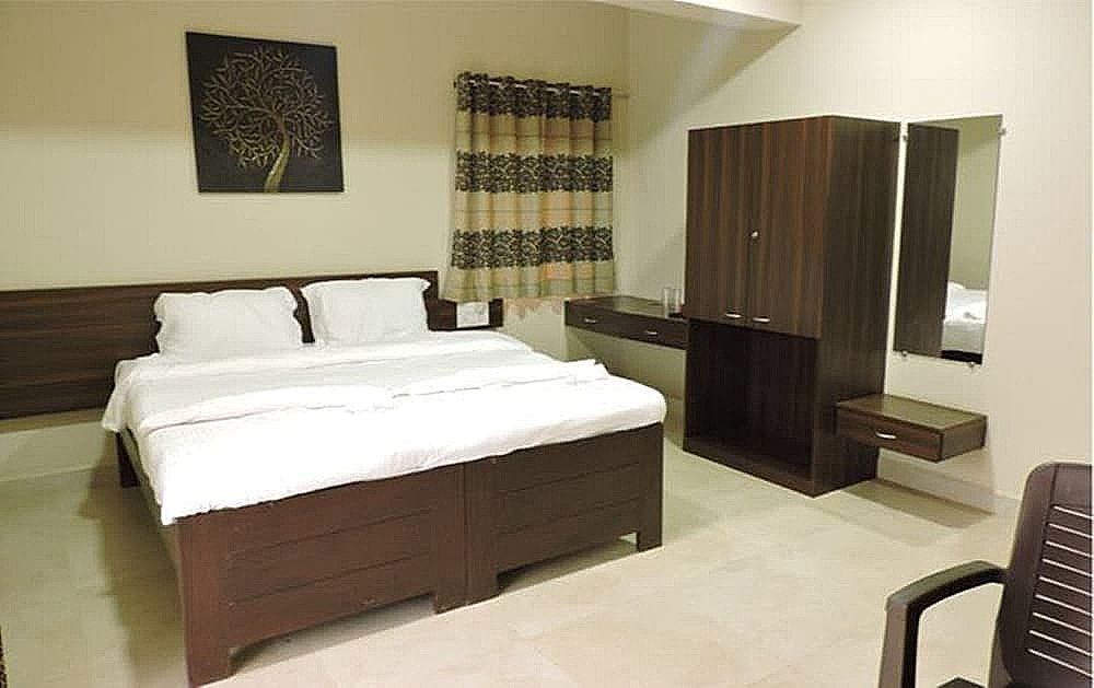 Kay's Riverview Resort Superior A/c Room 10