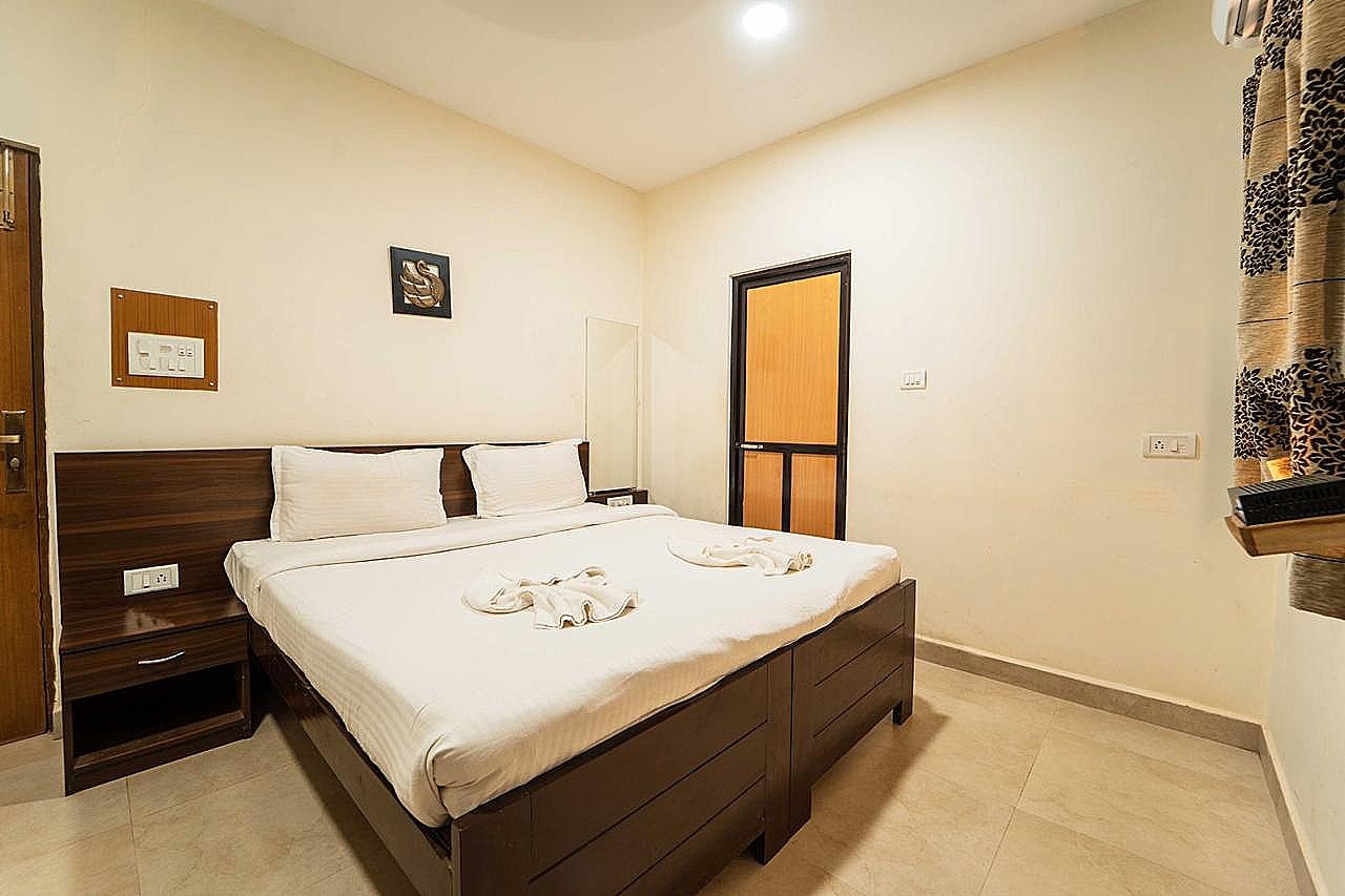 Kay's Riverview Resort Superior A/c Room 6