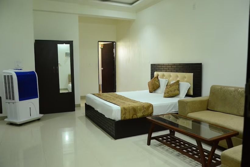 Anamsa Residency Deluxe Room 2