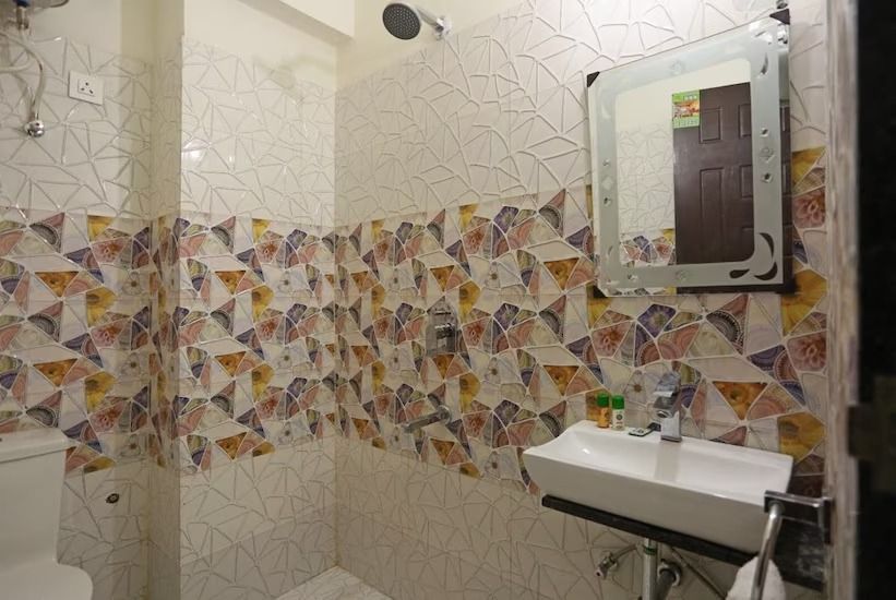 Anamsa Residency Deluxe Room 3