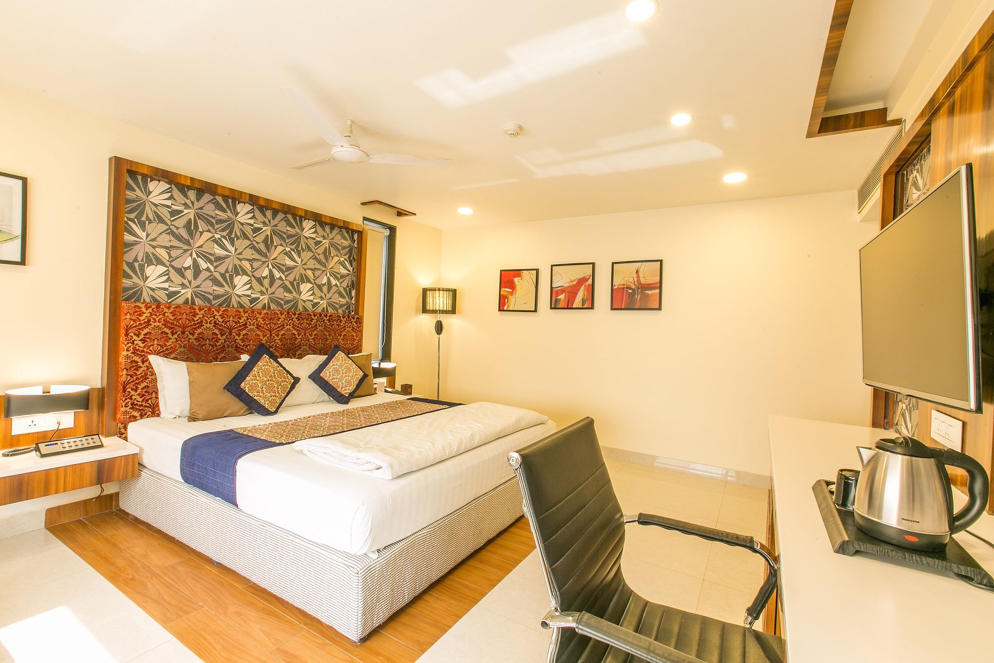 Business Executive Room