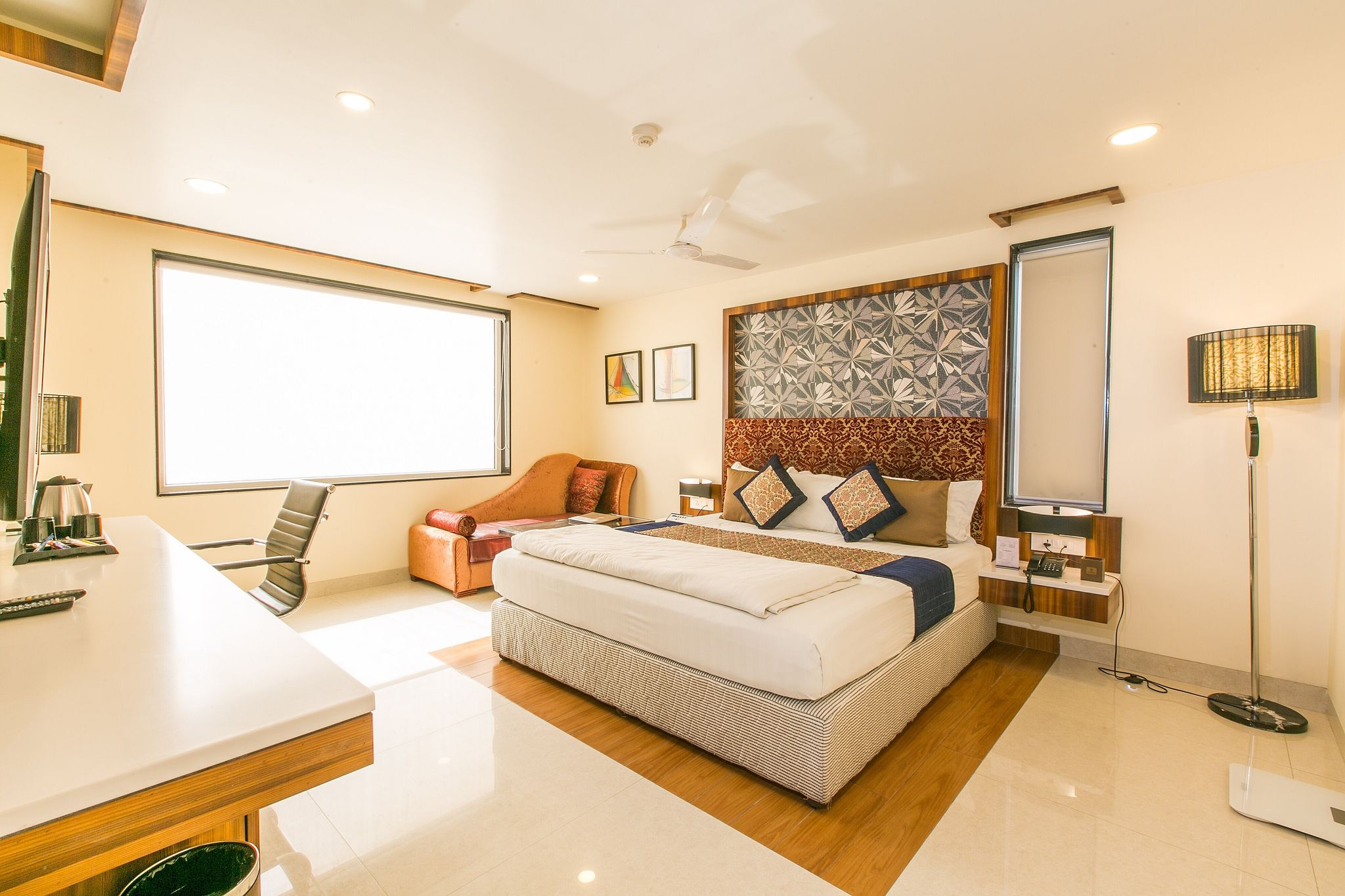 Business Executive Room