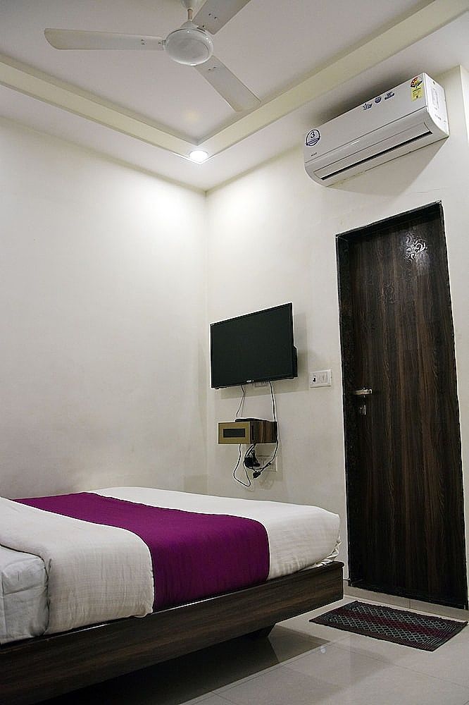 Hotel Sanjary Palace Deluxe Room 12