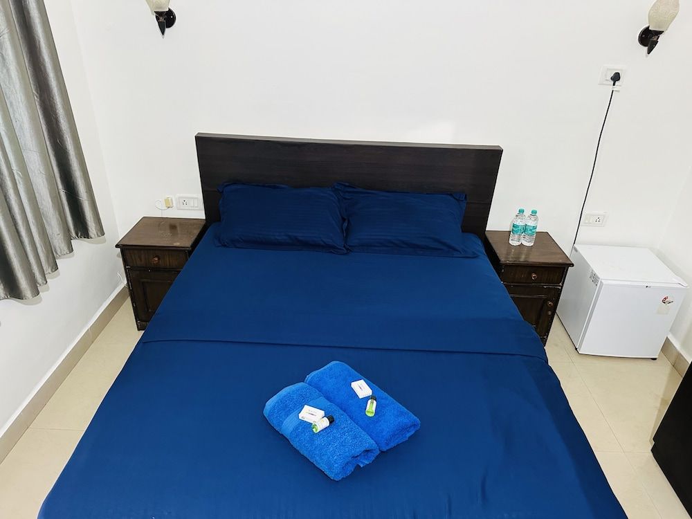 Swati Hotel Deluxe Double Room, 1 Bedroom, Private Bathroom 4