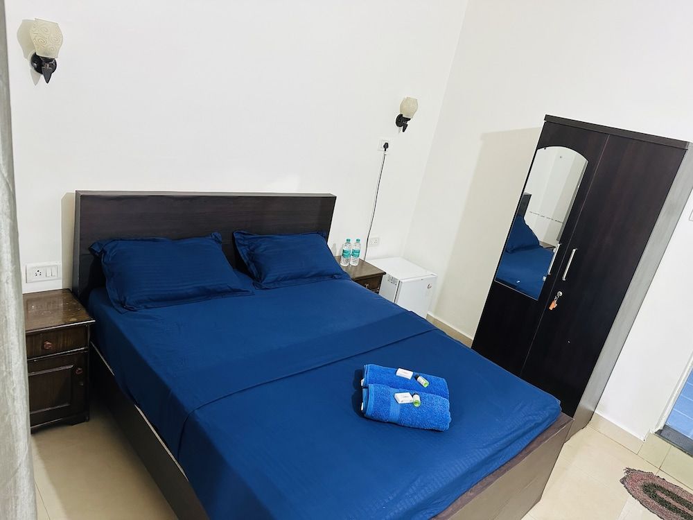 Swati Hotel Deluxe Double Room, 1 Bedroom, Private Bathroom 2