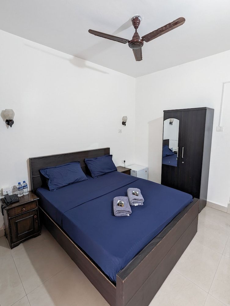 Swati Hotel Deluxe Double Room, 1 Bedroom, Private Bathroom 3