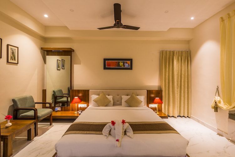 Classic suite with Valley View Balcony