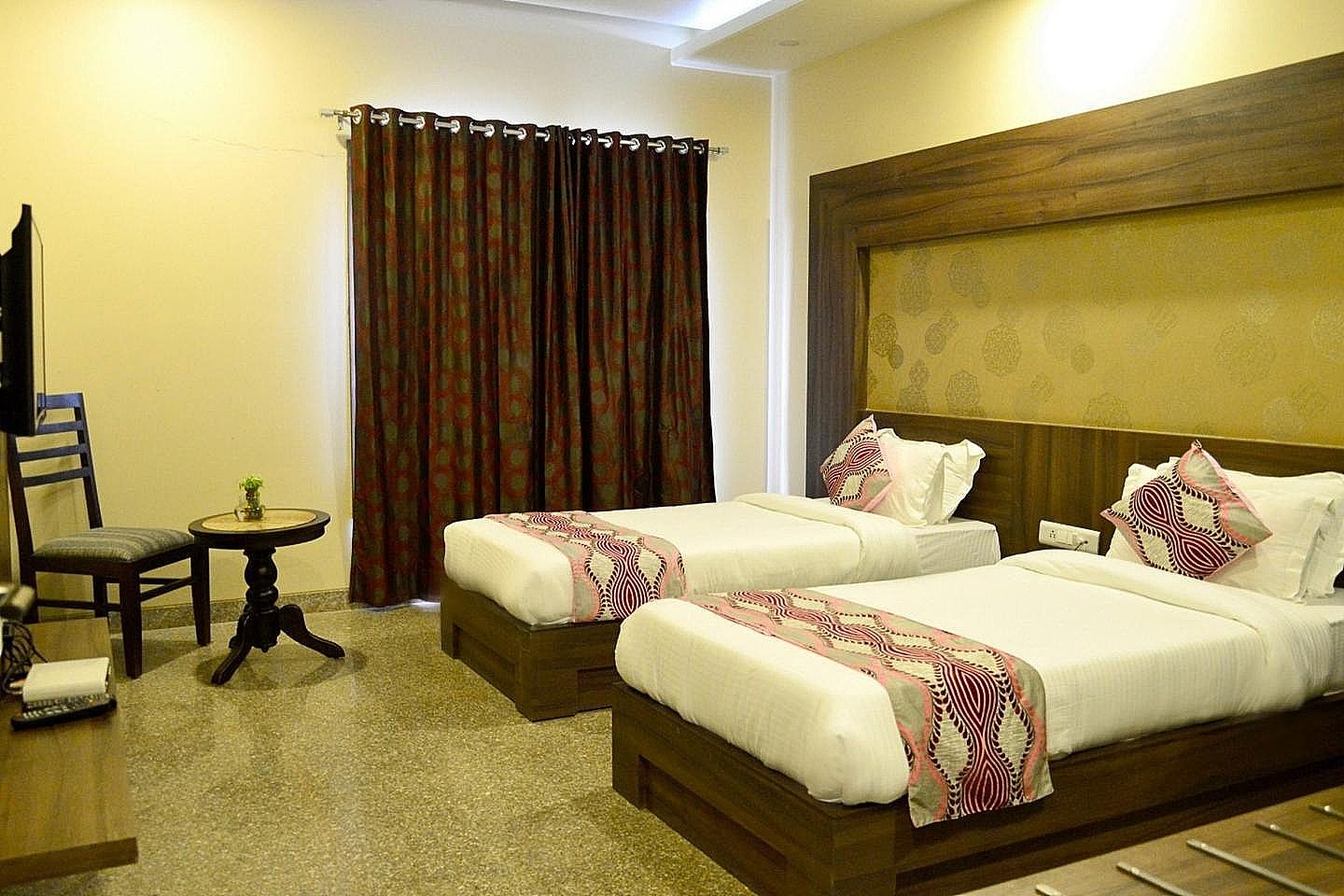Hotel Neelam Paradise Royal Deluxe Room 3