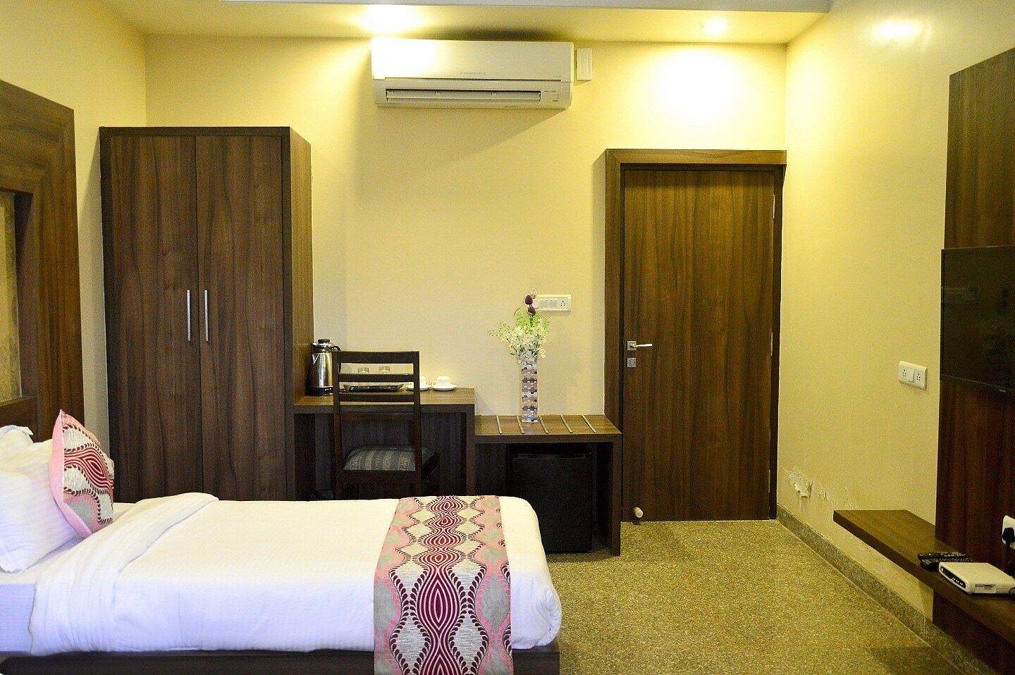 Hotel Neelam Paradise Royal Deluxe Room 5