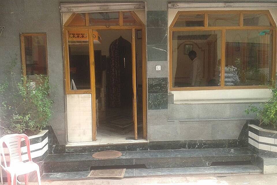 undefined Hotel Hari Home 9