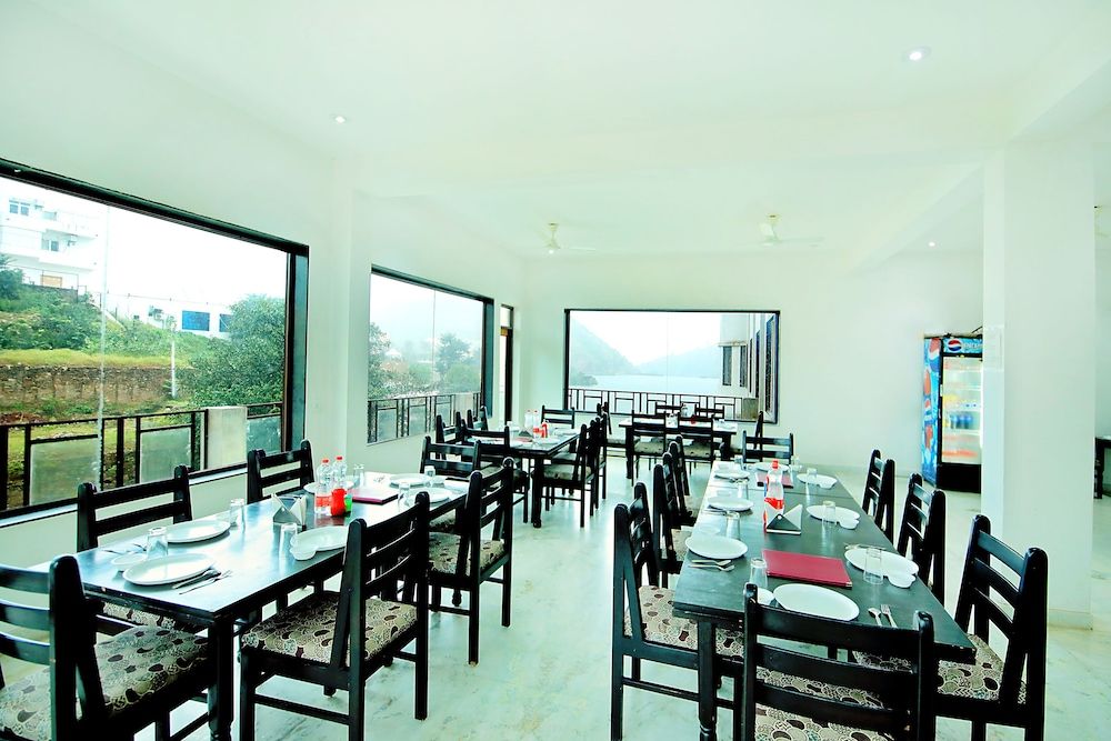 undefined Rang Bhawan Inn- A Lake View Hotel 9