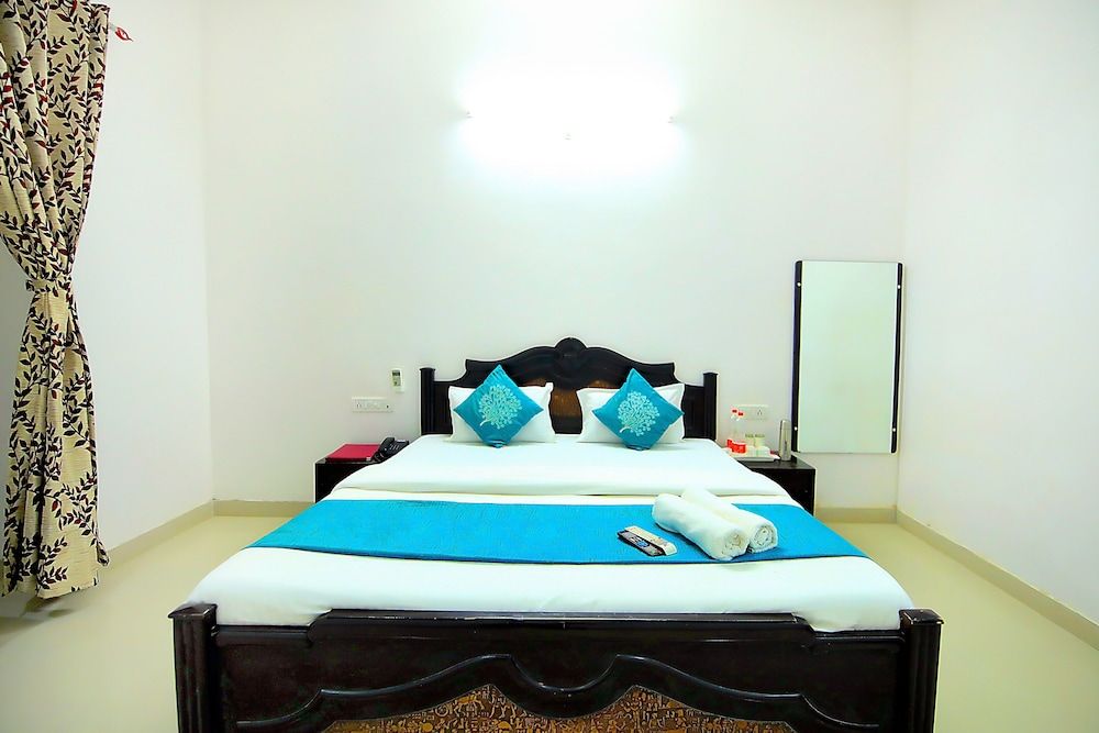 Rang Bhawan Inn- A Lake View Hotel Superior Double Room 5