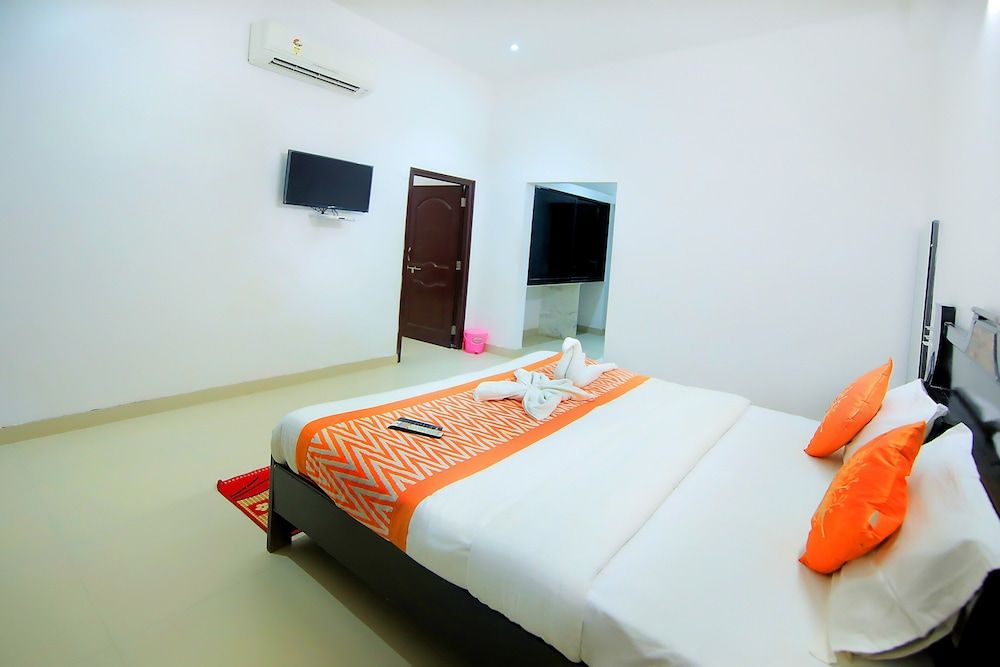 Rang Bhawan Inn- A Lake View Hotel Lake View Suite Room 11