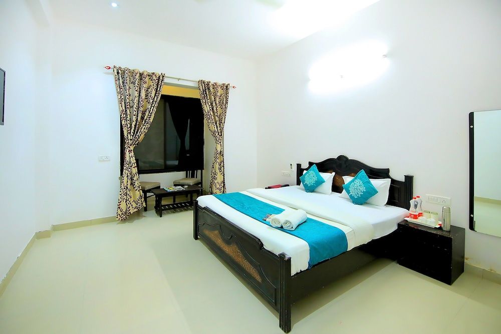 Rang Bhawan Inn- A Lake View Hotel Superior Double Room