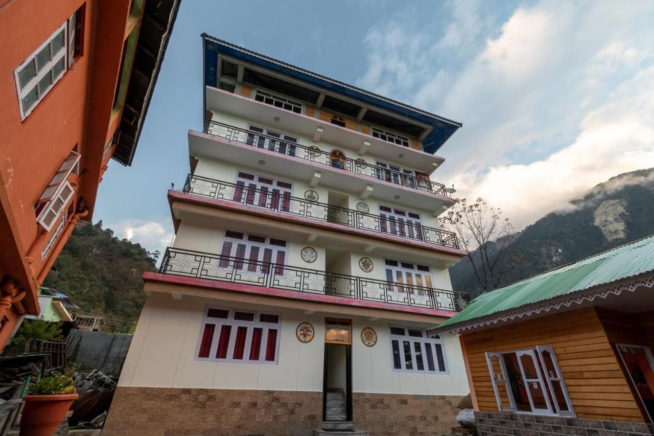 undefined Magellan's The Grand Lachen 8