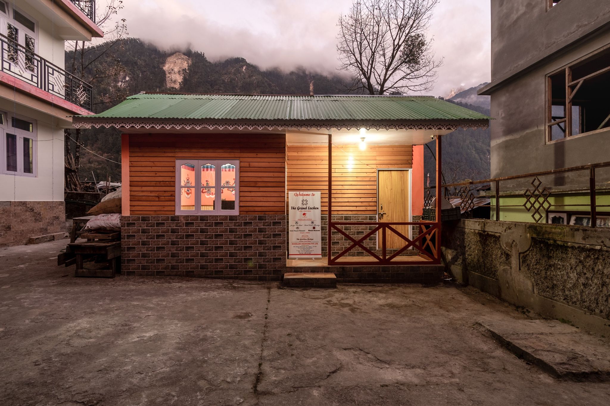 undefined Magellan's The Grand Lachen 10