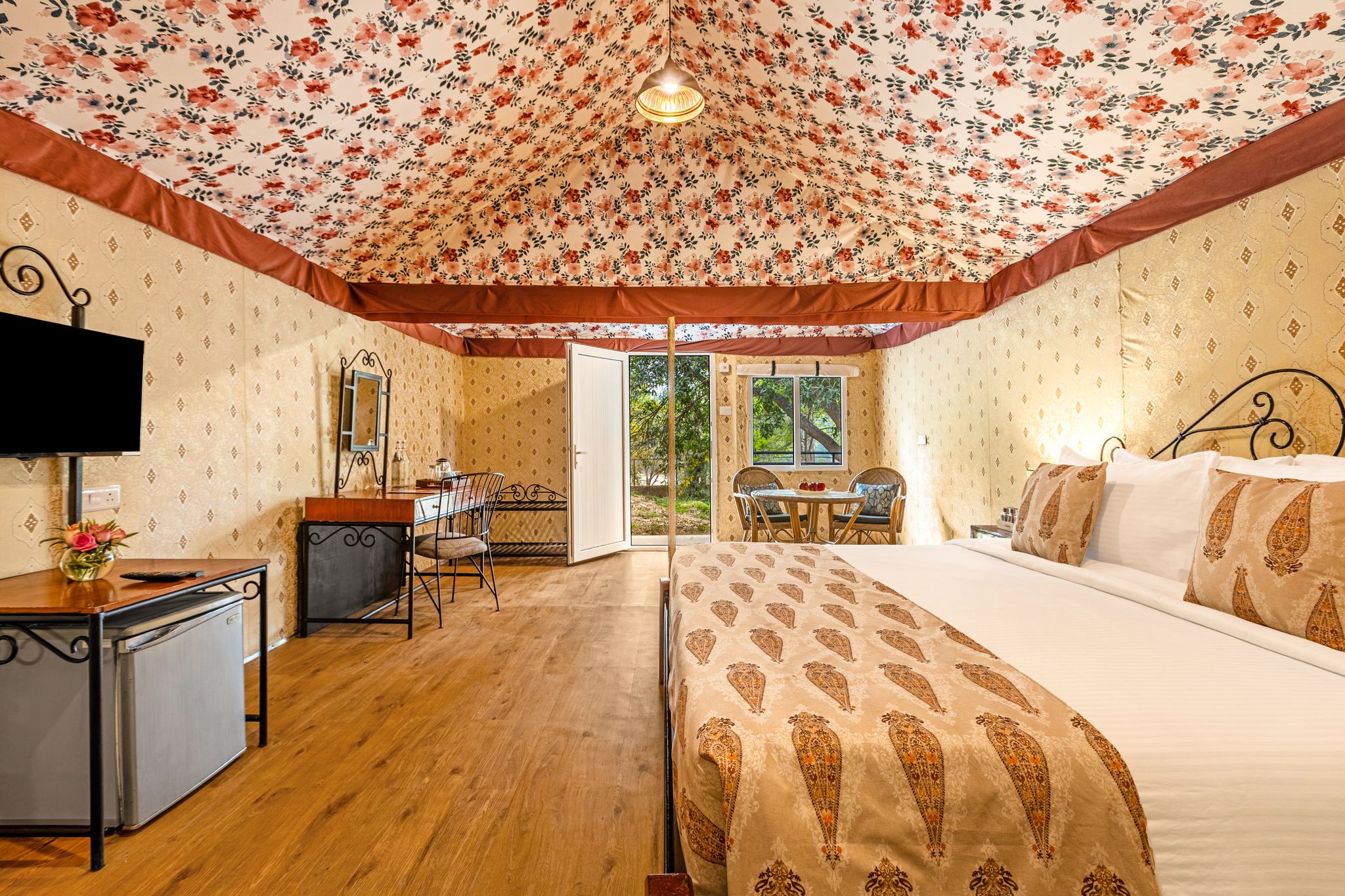 Sterling Kanha Classic Tent with Sitout