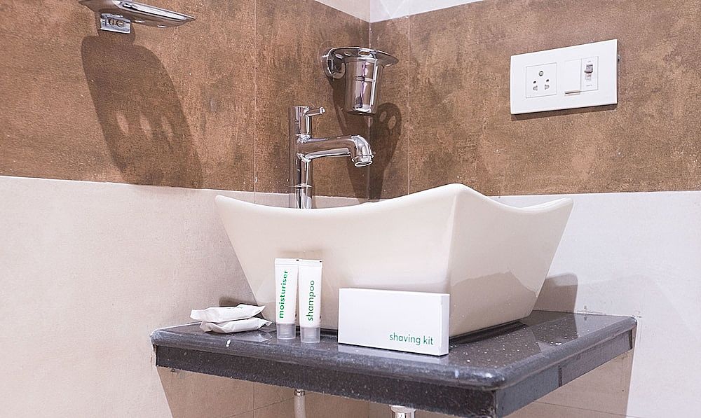 Bathroom sink