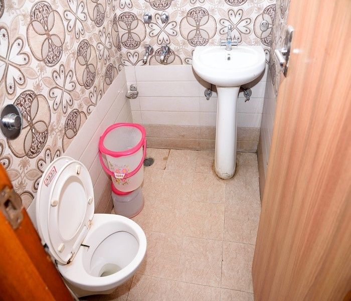 Hotel Robin Inn Standard NON-Ac Room  9