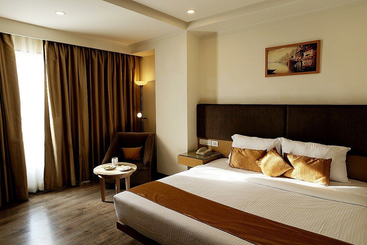 Royale Lalit Hotel Deluxe Room 4