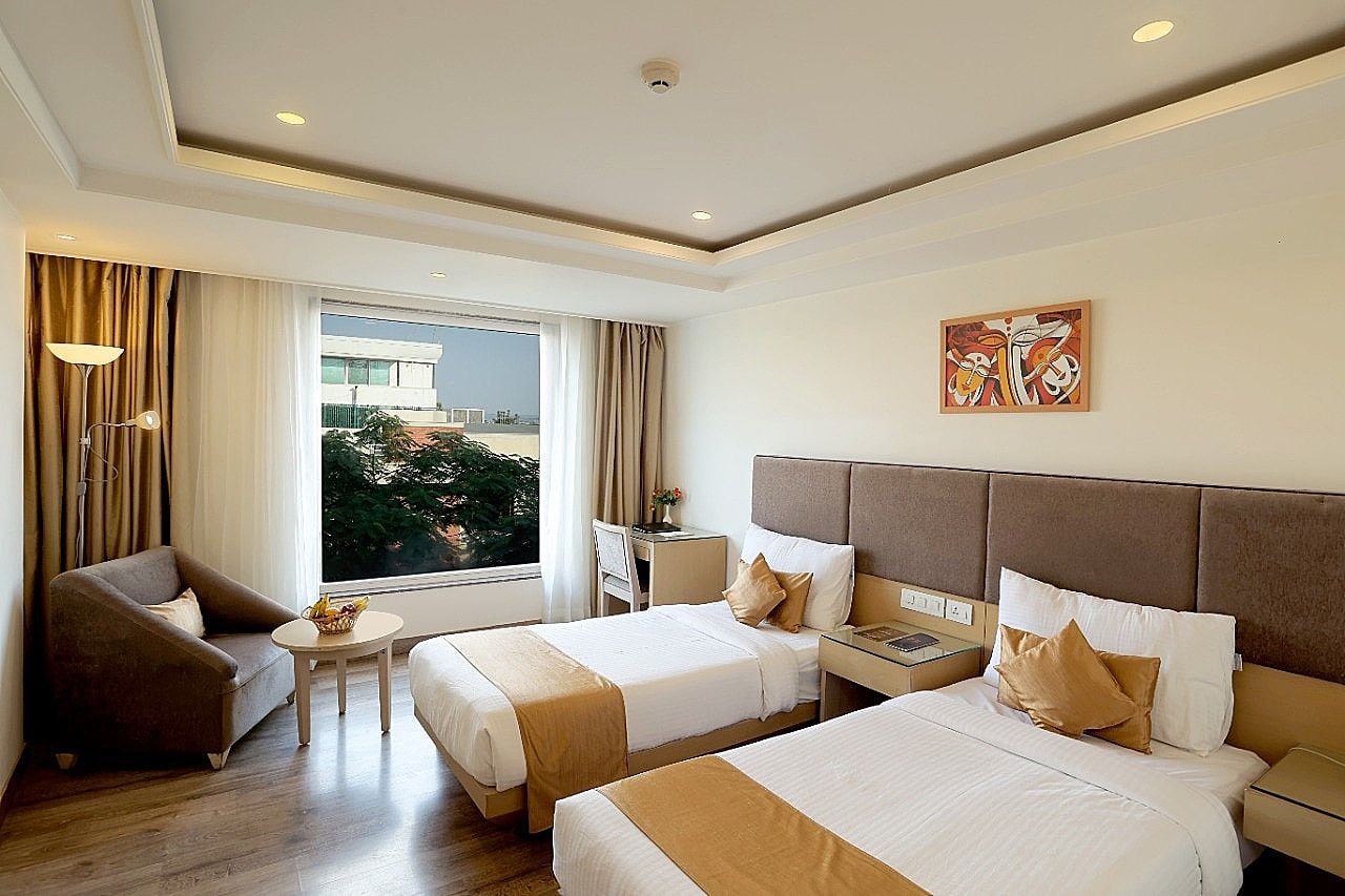 Royale Lalit Hotel Deluxe Room 2