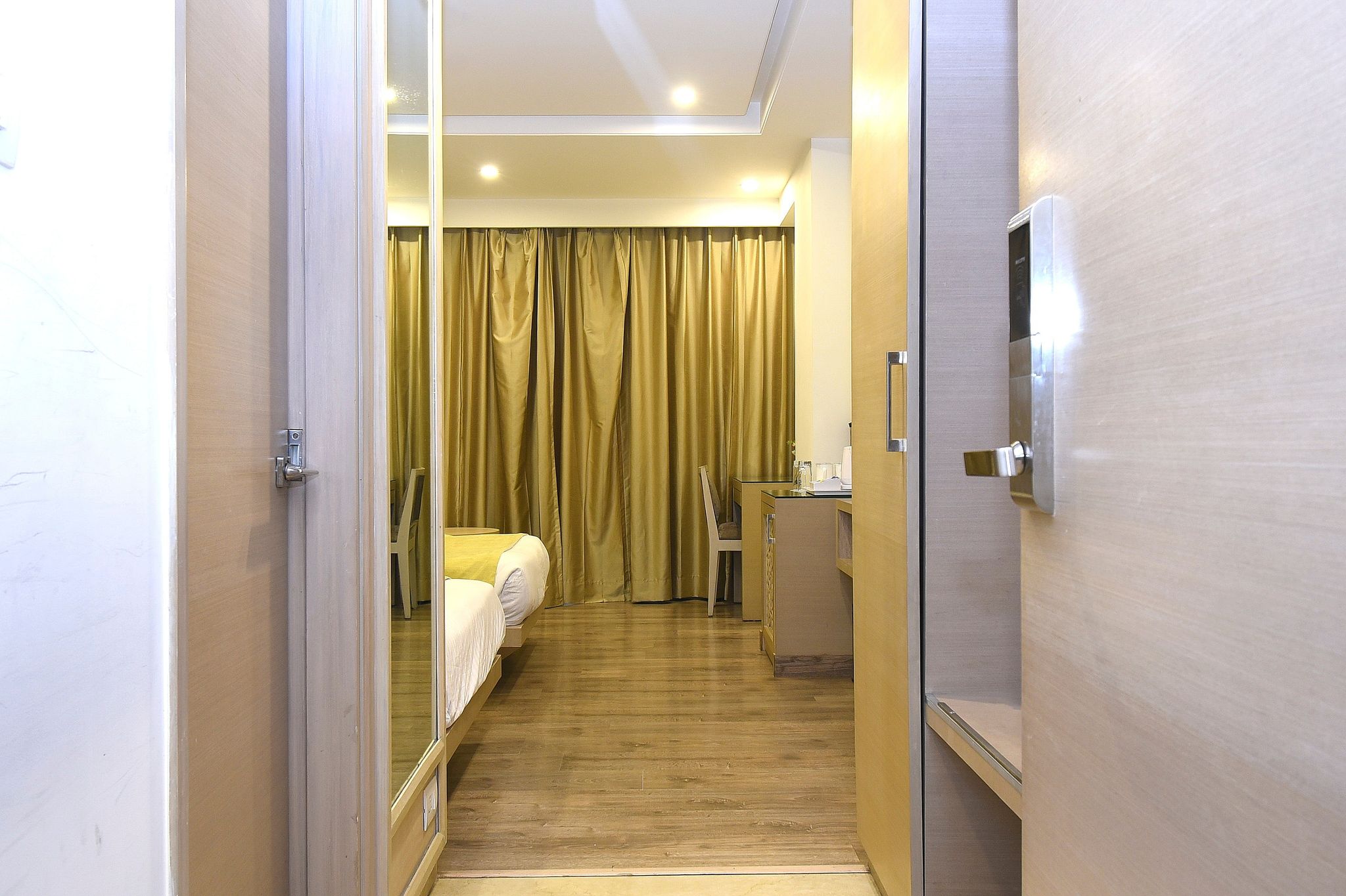 Royale Lalit Hotel Deluxe Room 13