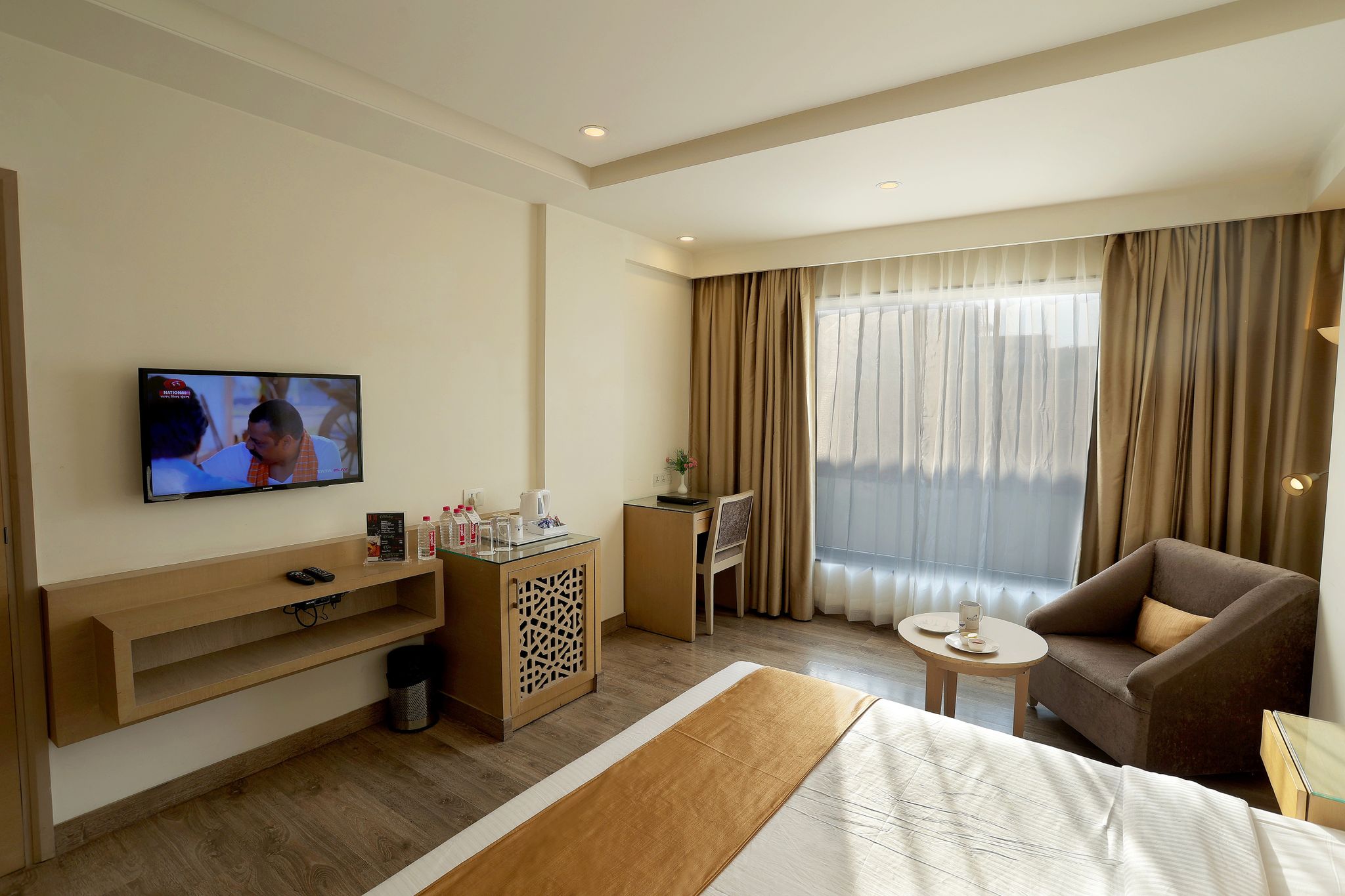 Royale Lalit Hotel Deluxe Room 11