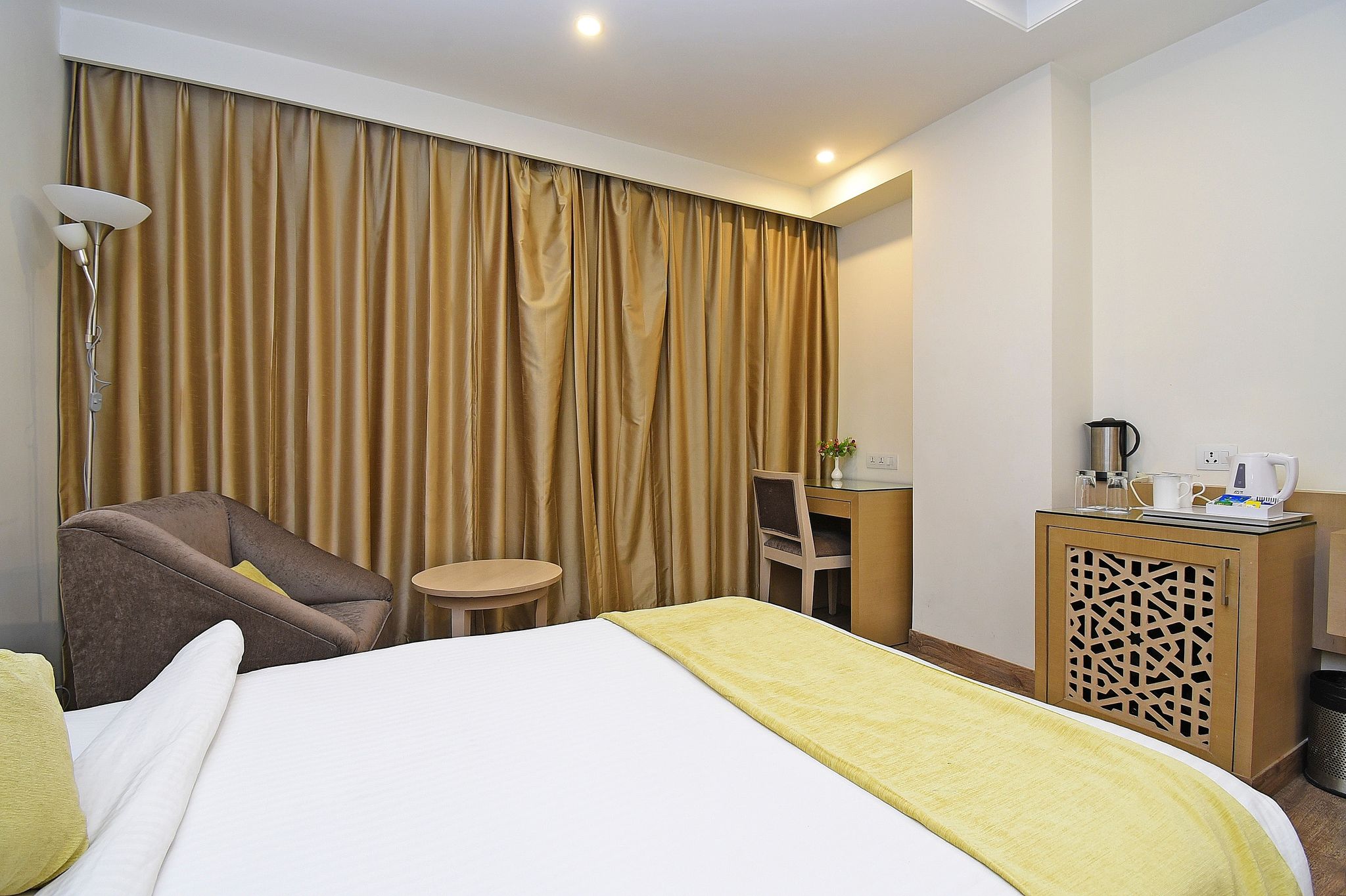 Royale Lalit Hotel Deluxe Room 14
