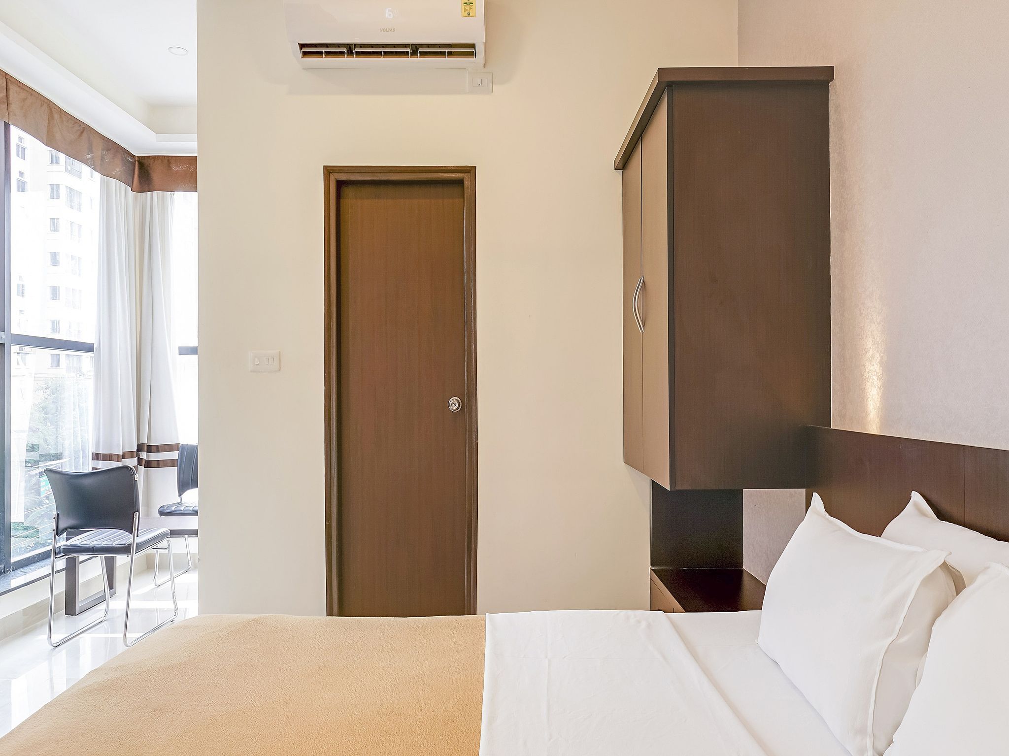 Ajantha Komforts Club Class Room 5
