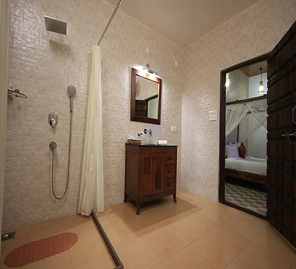 Sadda Pind Standard Room With King Size Bed 4