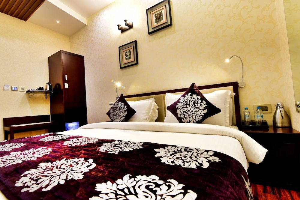 Platinum King/Twin Bed Room