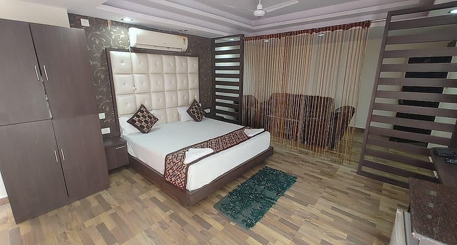 Hotel Rahi Deluxe AC Room 3