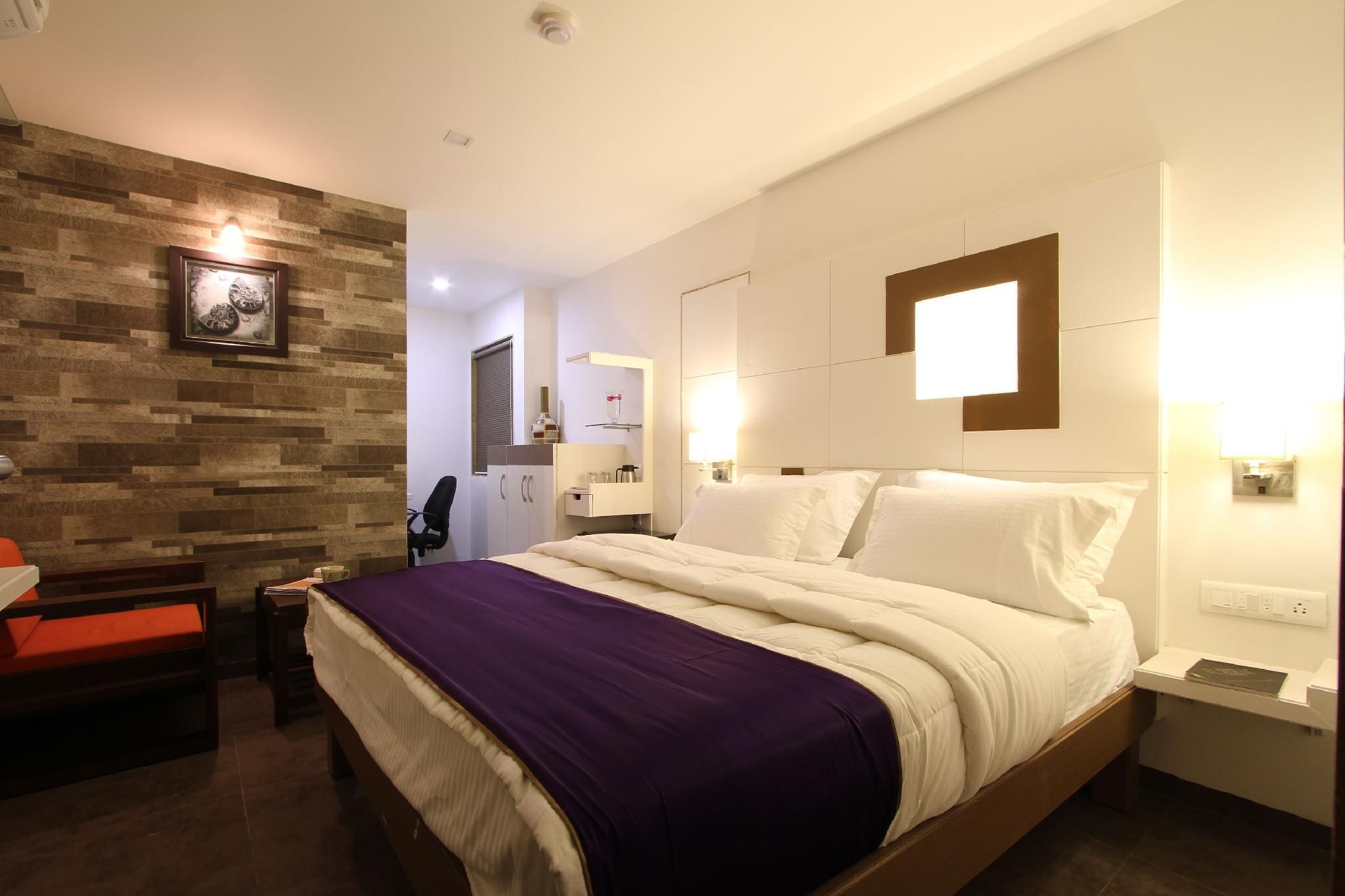Executive Room, City View