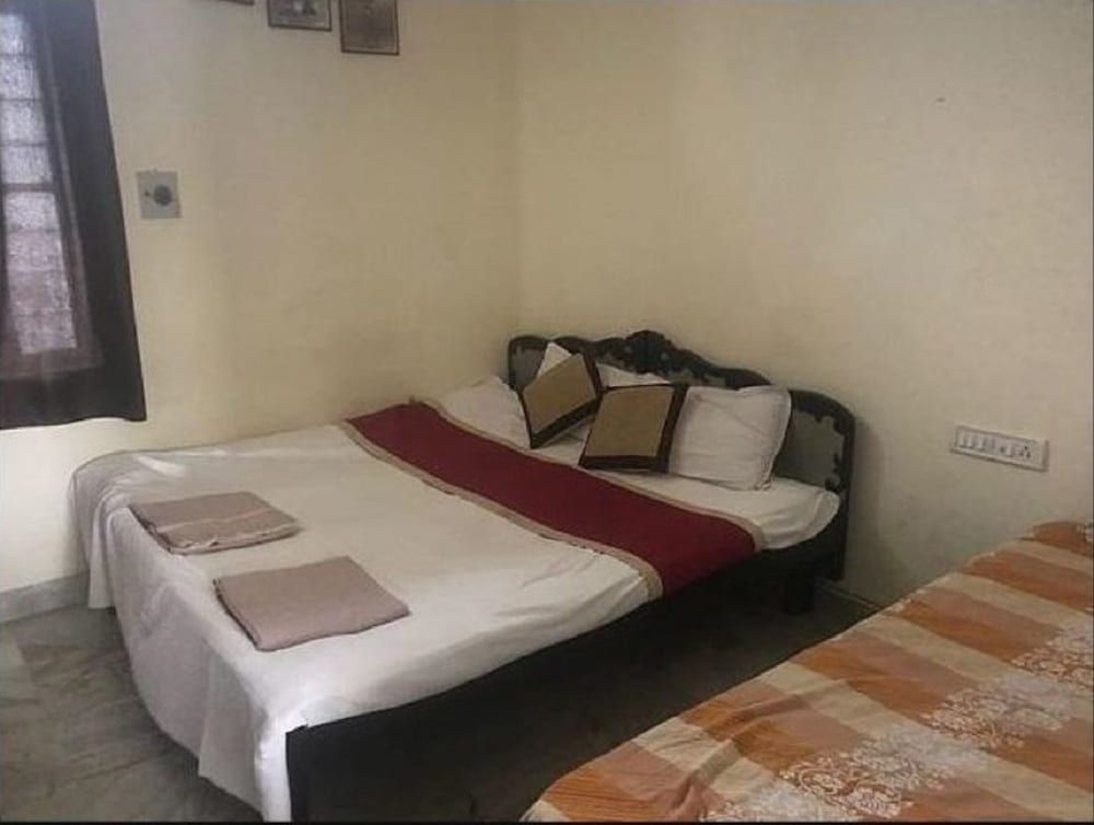 undefined Hotel Dharohar Palace 8