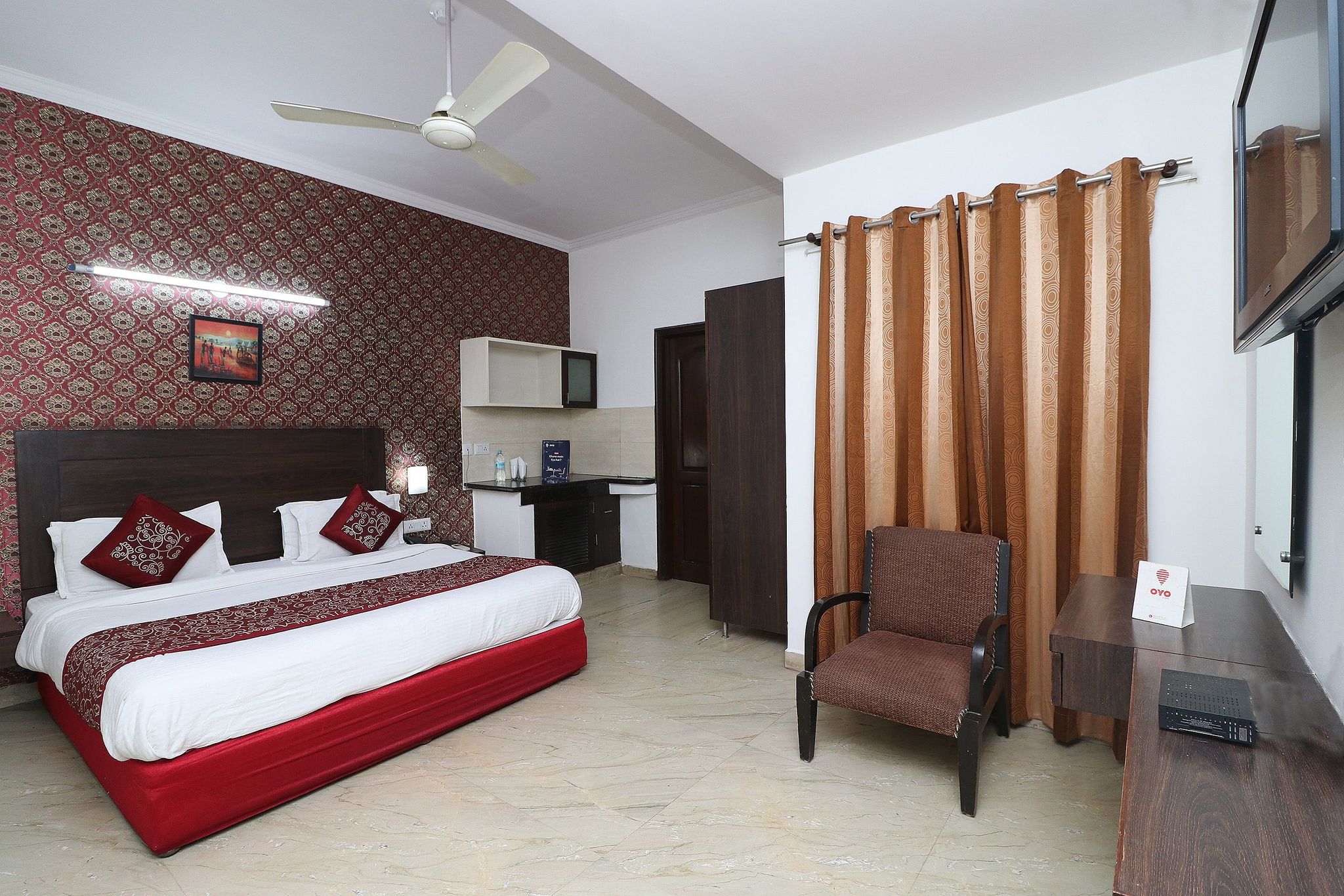 Hotel Jashn Inn Studio Room  14