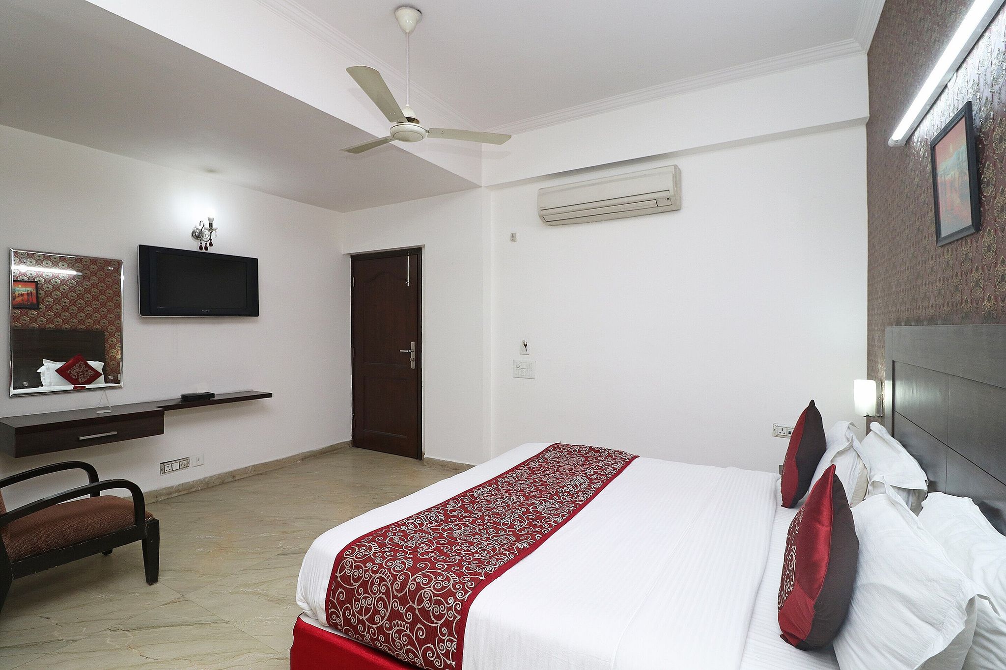 Hotel Jashn Inn Studio Room  15