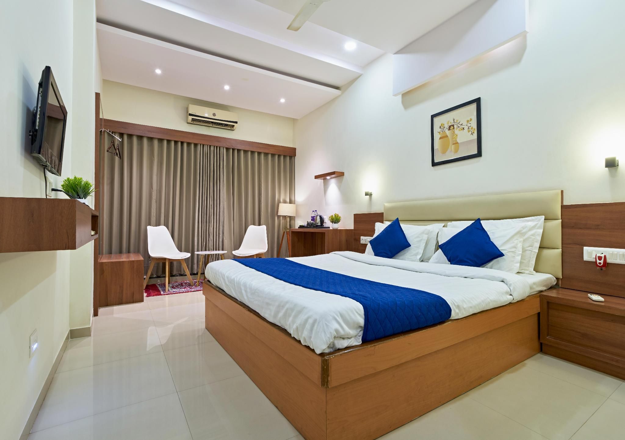 Hotel Sai Deluxe Executive Non A/c 13