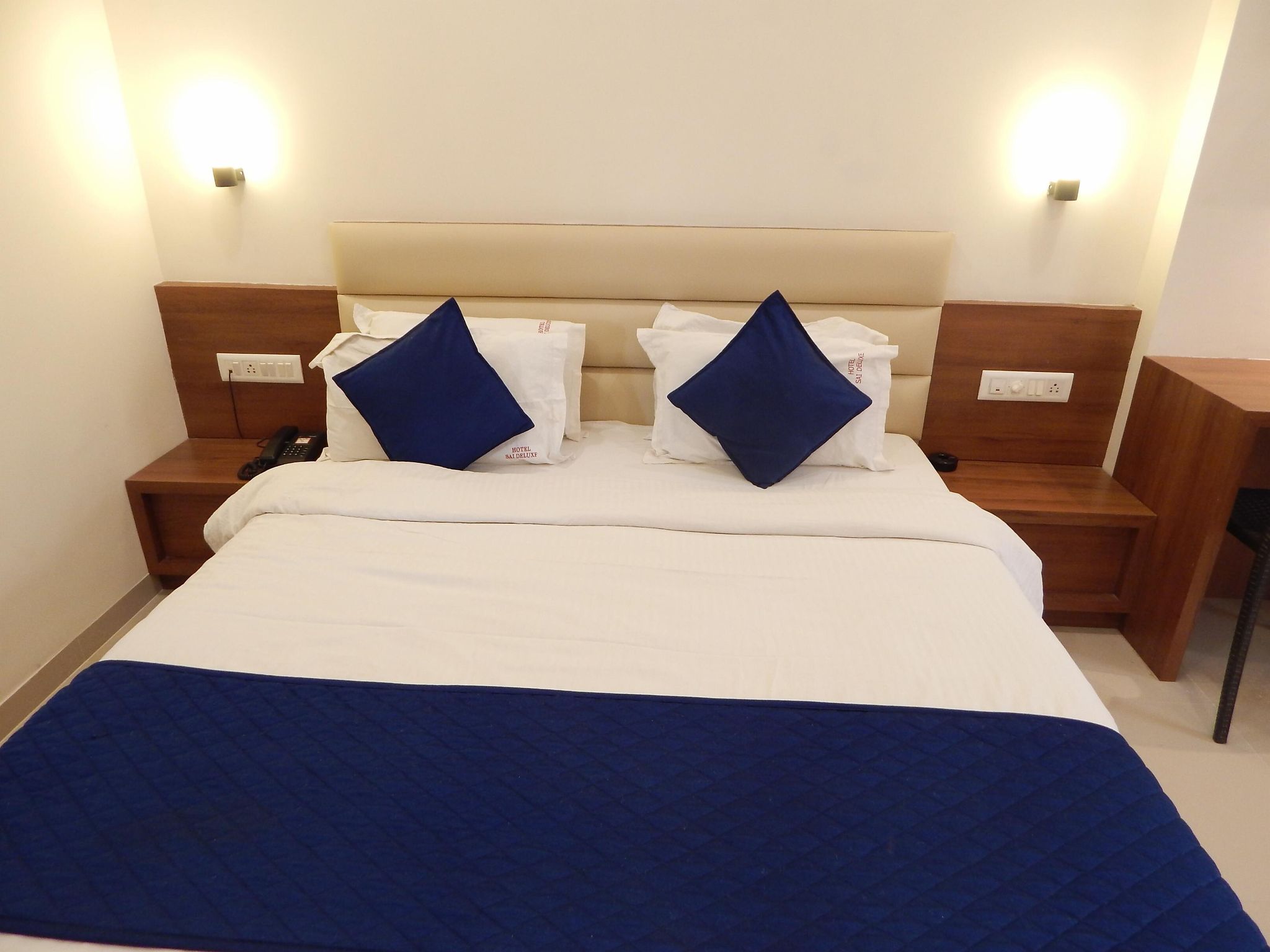 Hotel Sai Deluxe Executive Room AC 8