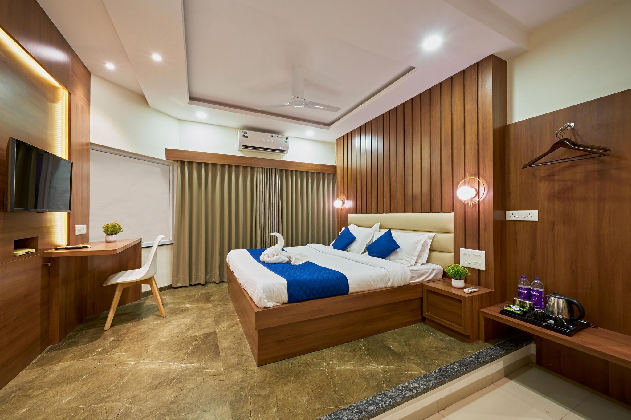 Hotel Sai Deluxe Executive Room AC 7