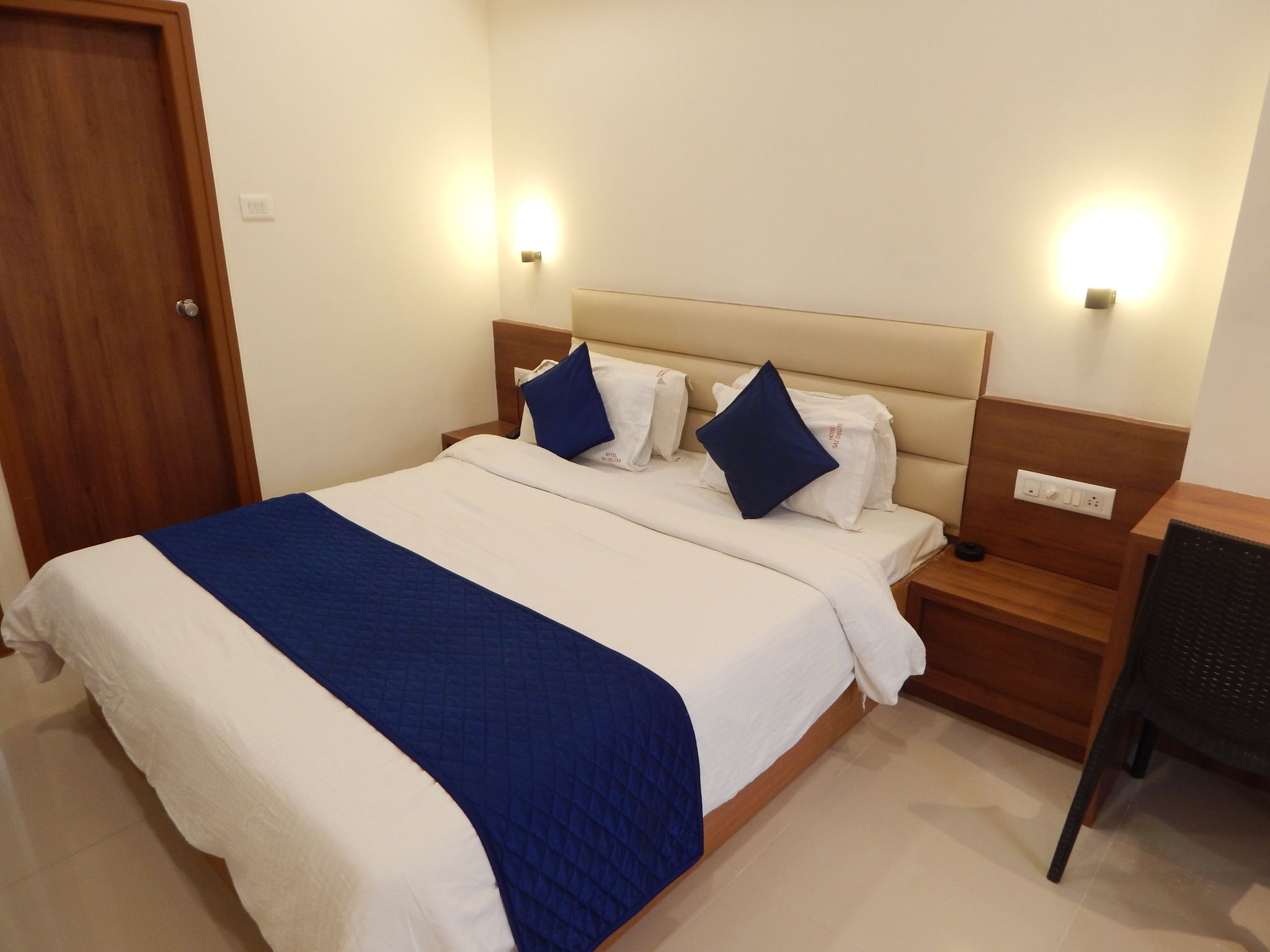 Hotel Sai Deluxe Executive Room AC 9