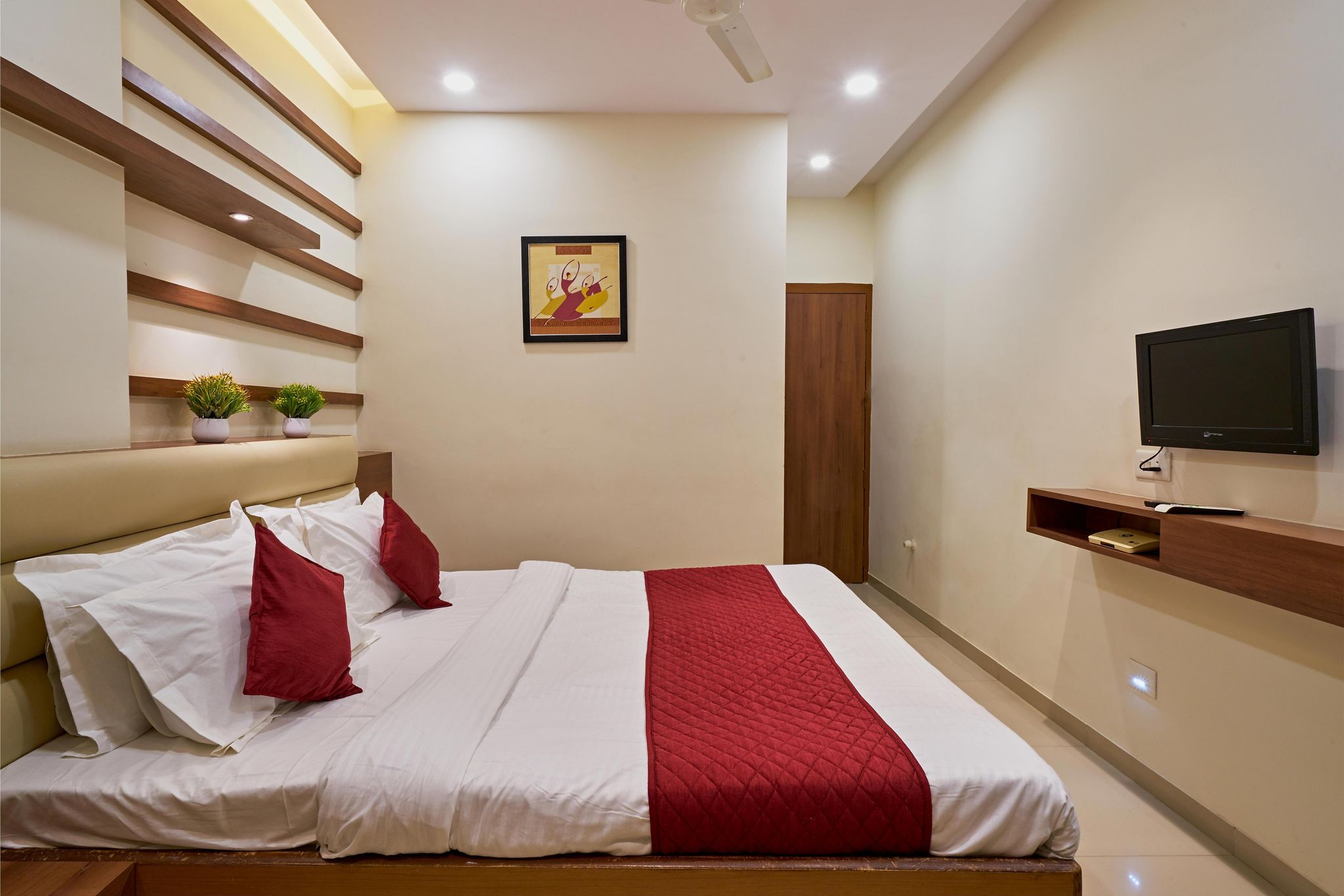 Hotel Sai Deluxe Executive Room AC 11